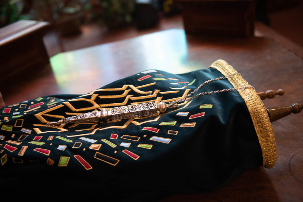 Temple De Hirsch Sinai in Seattle and Bellevue, WA